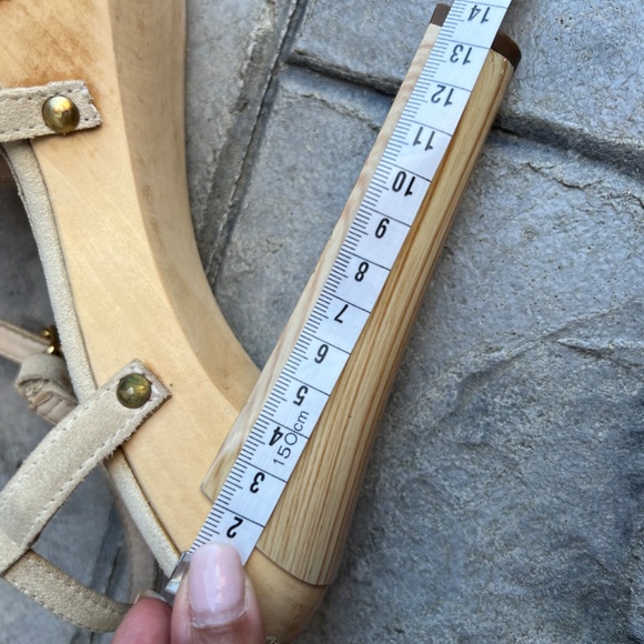 Fendi Wooden Platform Heels Sandals; Size 36 (US 6) - Picture 8 of 12